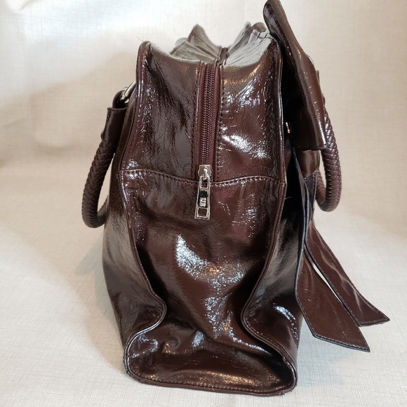 Oversized Purse Brown Tote Bow Front High Shine Shoulder Bag 17" Wide - Picture 6 of 16